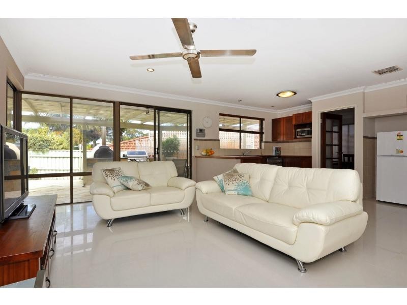 70 Royal Melbourne Avenue, Connolly WA 6027