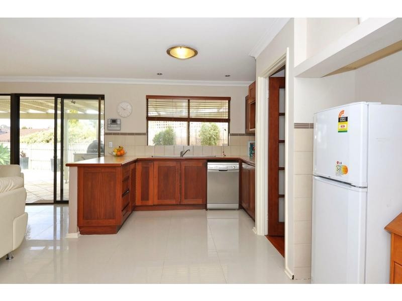 70 Royal Melbourne Avenue, Connolly WA 6027