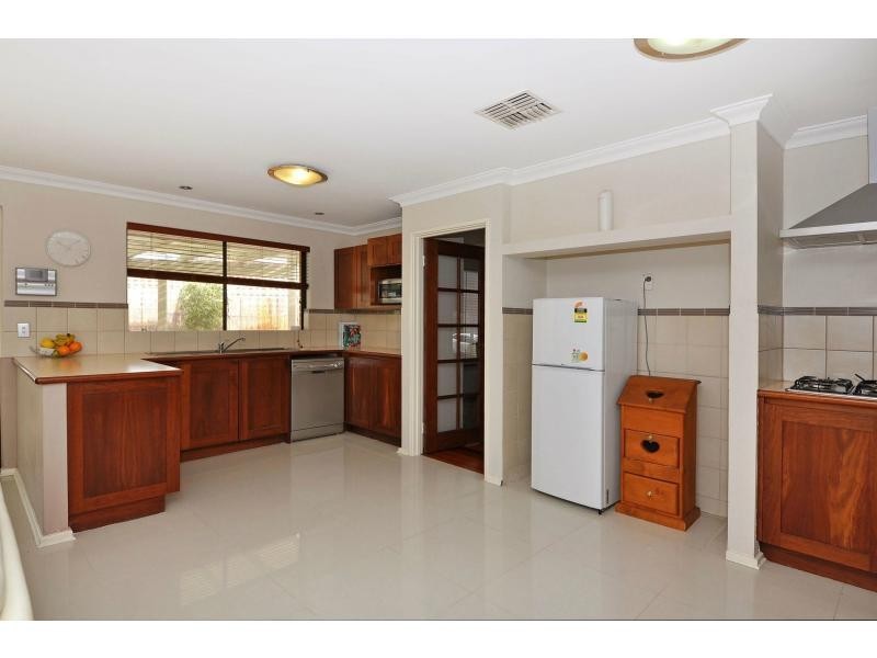 70 Royal Melbourne Avenue, Connolly WA 6027