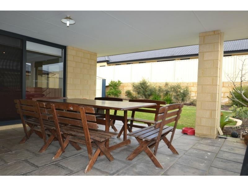 80 Da Vinci Drive, Tapping WA 6065