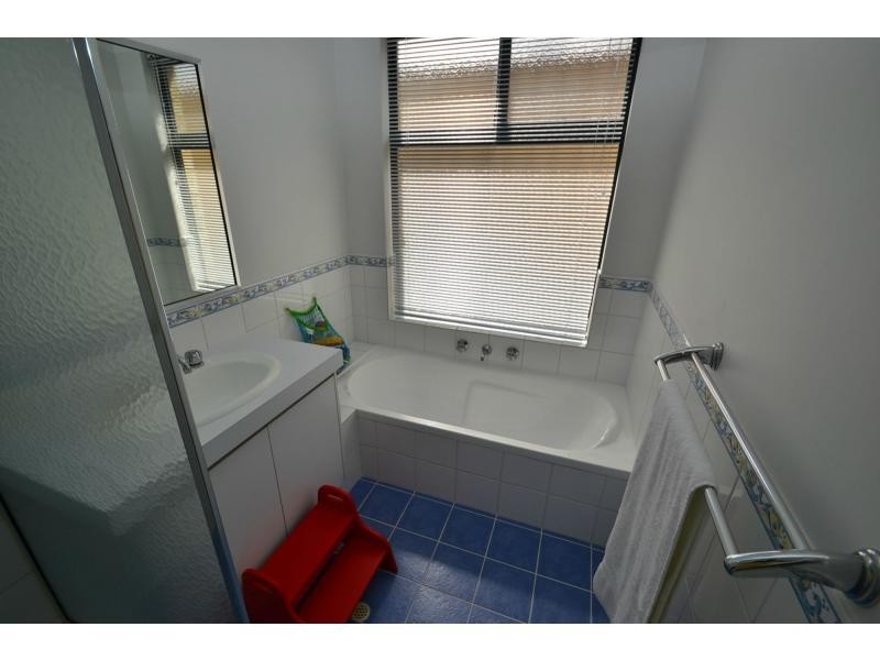 21 Tullow Gardens, Darch WA 6065