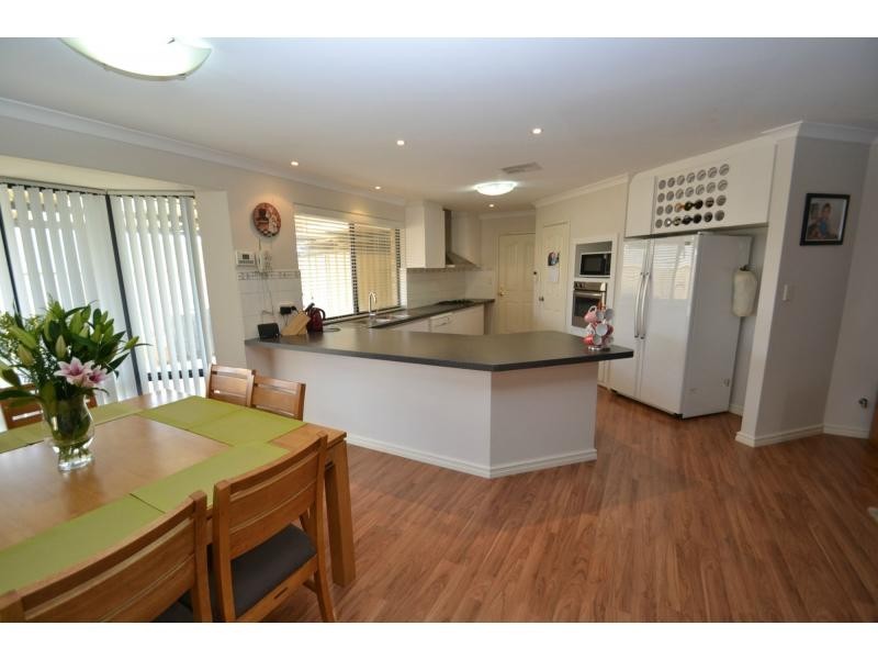 21 Tullow Gardens, Darch WA 6065