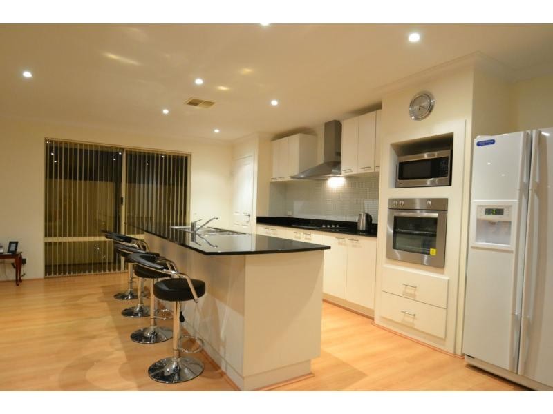 16 Edenbrooke Terrace, Clarkson WA 6030