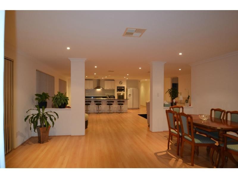 16 Edenbrooke Terrace, Clarkson WA 6030