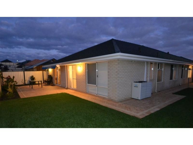 16 Edenbrooke Terrace, Clarkson WA 6030