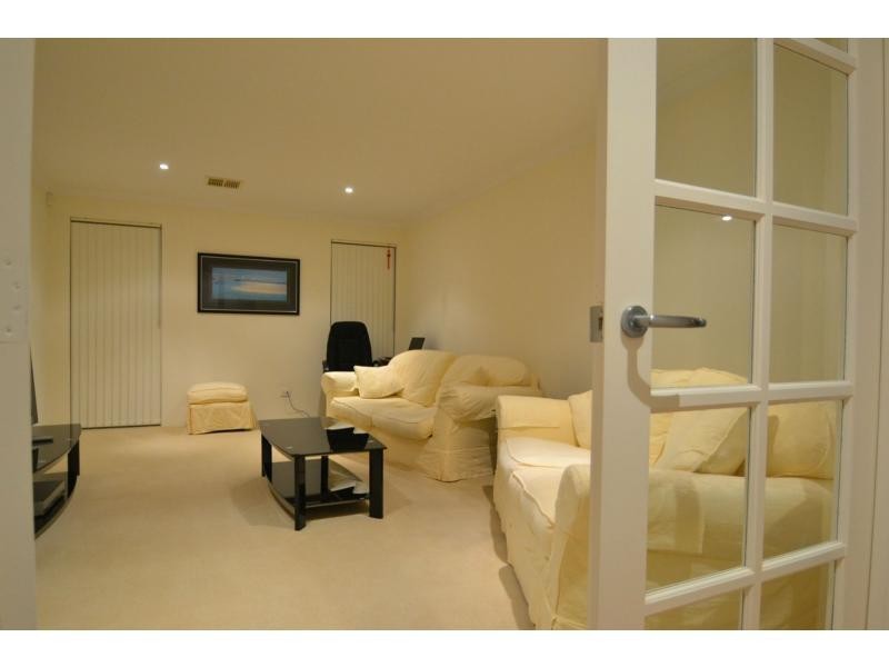 16 Edenbrooke Terrace, Clarkson WA 6030