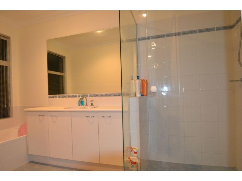 16 Edenbrooke Terrace, Clarkson WA 6030