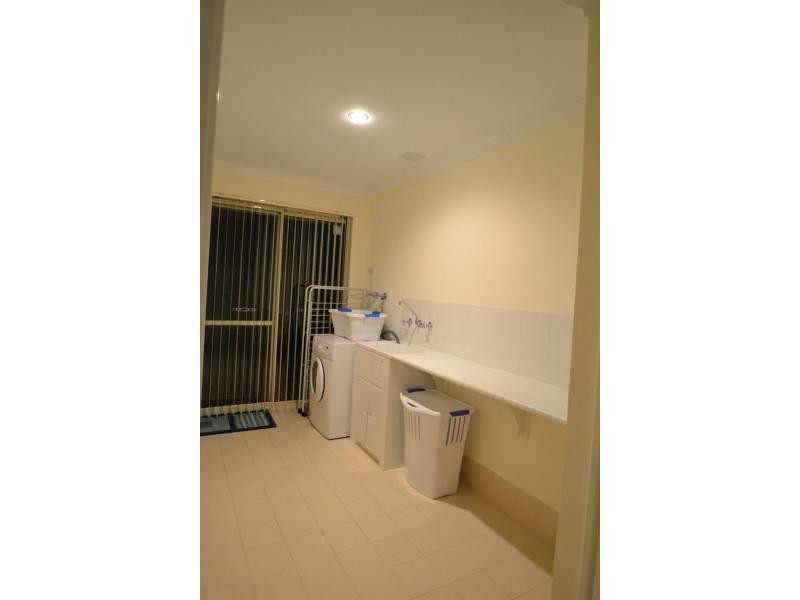 16 Edenbrooke Terrace, Clarkson WA 6030