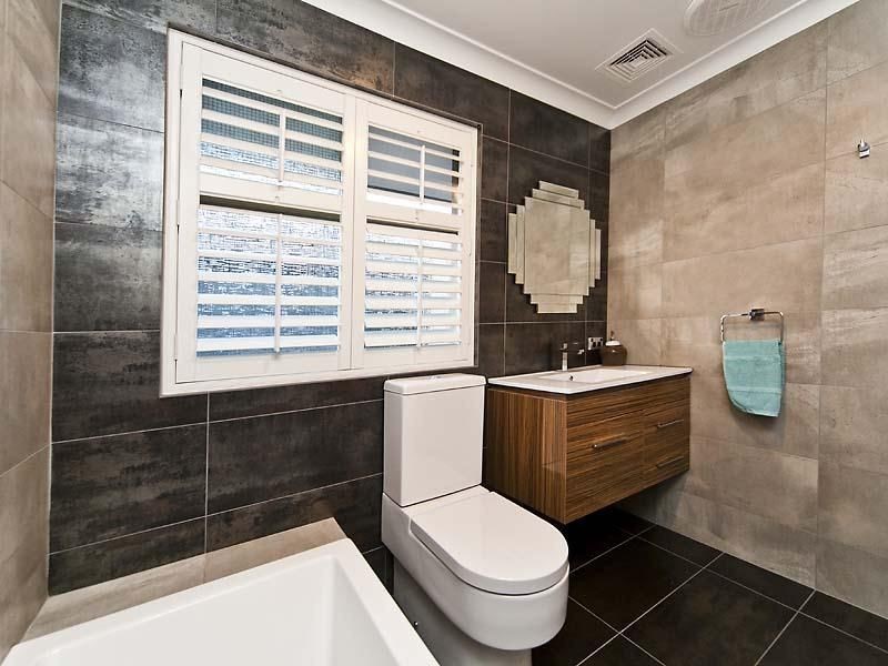 220 Summerlakes Parade, Ballajura WA 6066