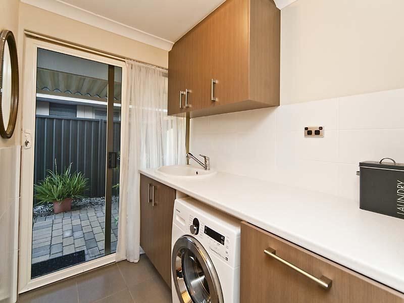 220 Summerlakes Parade, Ballajura WA 6066