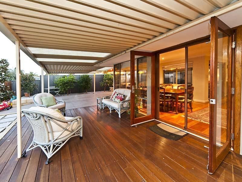 220 Summerlakes Parade, Ballajura WA 6066