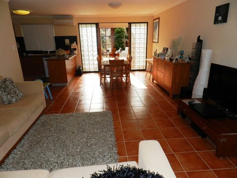 93b Ravenswood Drive, Westminster WA 6061