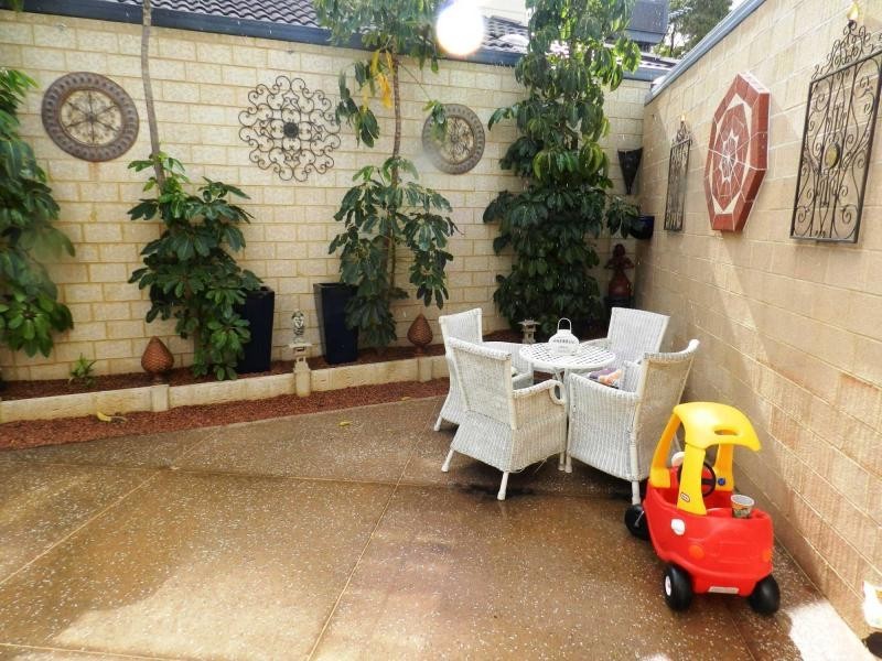 93b Ravenswood Drive, Westminster WA 6061