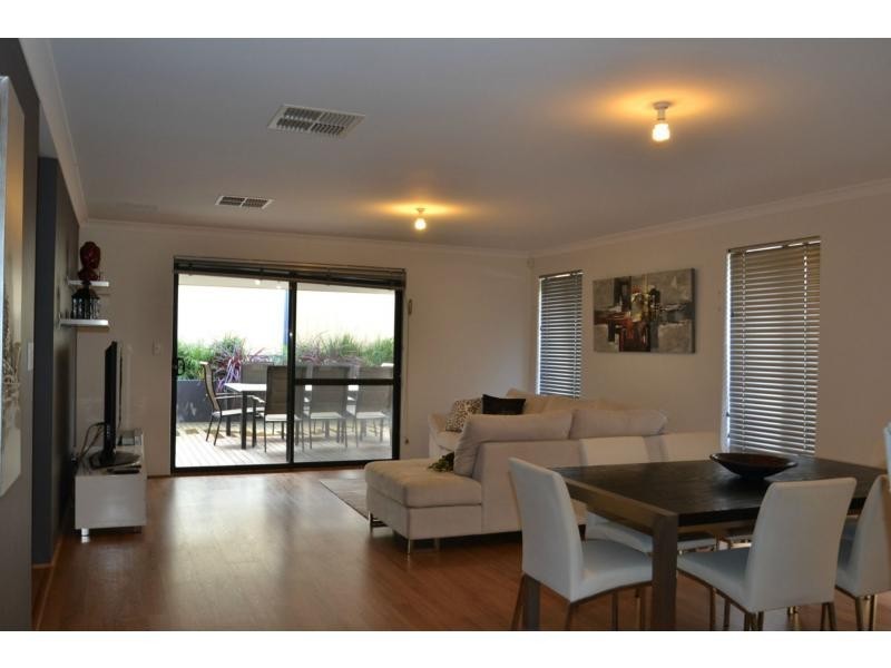 30 Melbourne Loop, Clarkson WA 6030