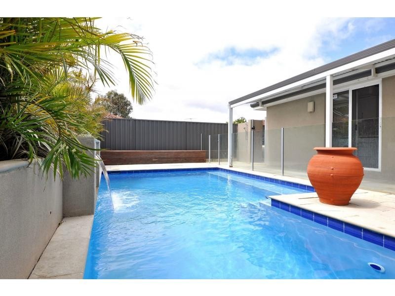 24 Oakapple Drive, Duncraig WA 6023