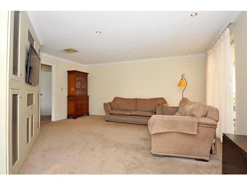 24 Oakapple Drive, Duncraig WA 6023