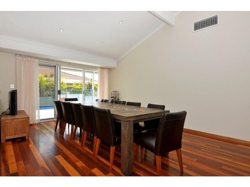 24 Oakapple Drive, Duncraig WA 6023