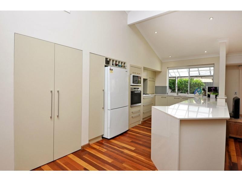 24 Oakapple Drive, Duncraig WA 6023