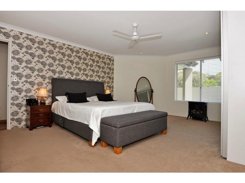 24 Oakapple Drive, Duncraig WA 6023
