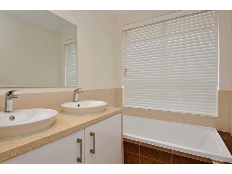 24 Oakapple Drive, Duncraig WA 6023