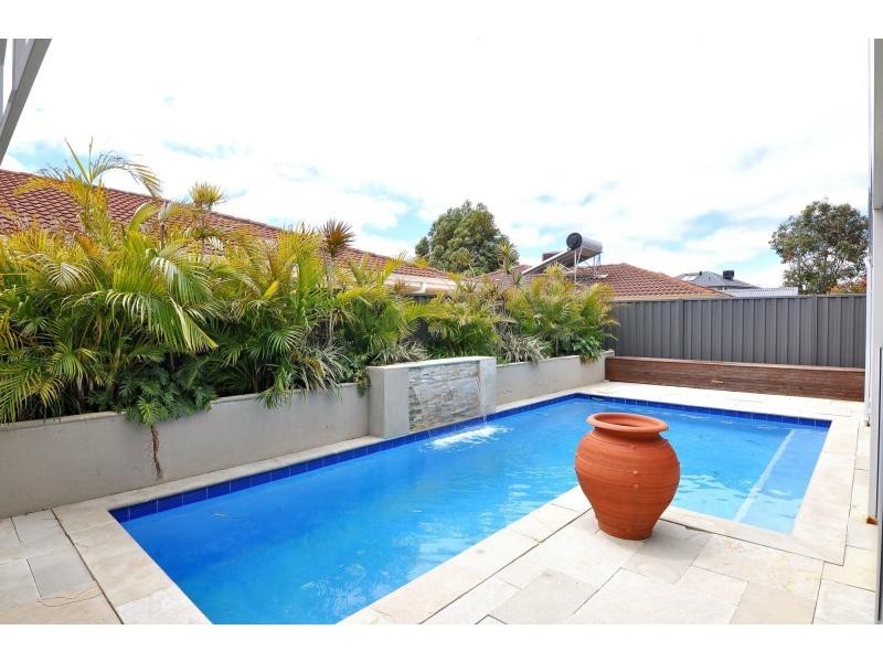 24 Oakapple Drive, Duncraig WA 6023