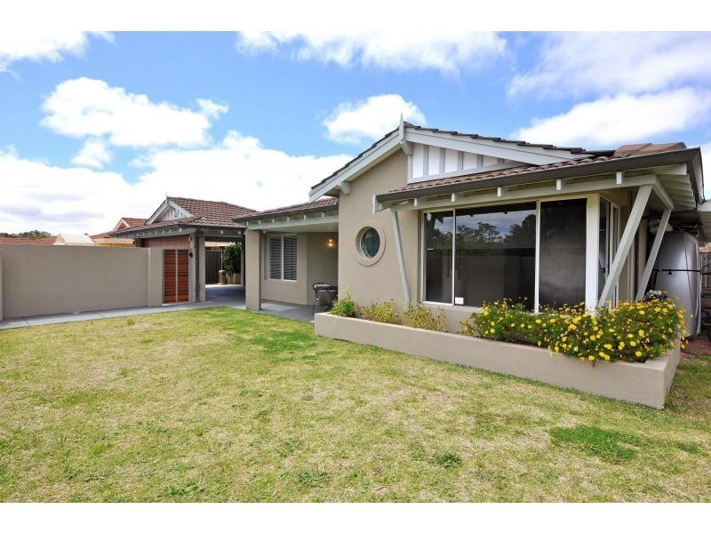 24 Oakapple Drive, Duncraig WA 6023