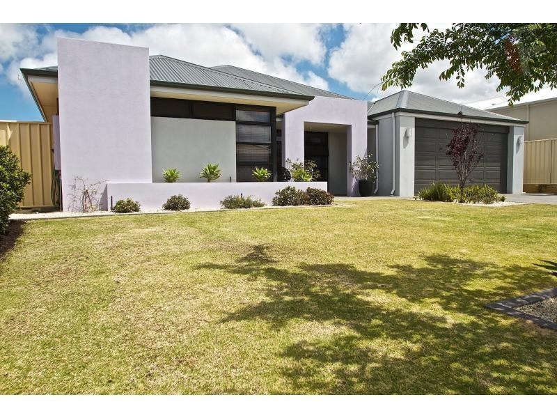 15 Nobel View, Tapping WA 6065