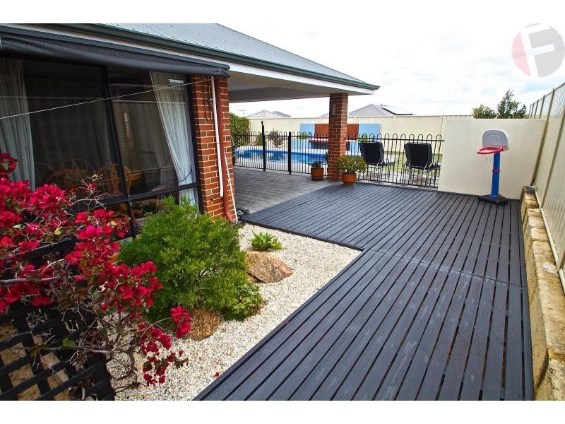 15 Nobel View, Tapping WA 6065