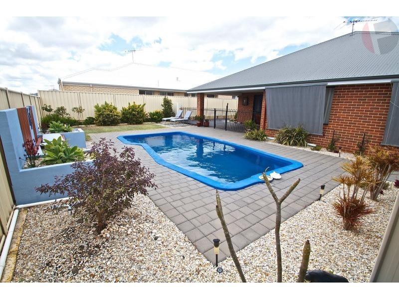 15 Nobel View, Tapping WA 6065