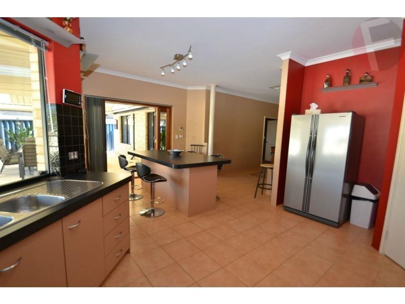 6 Oldbury Way, Tapping WA 6065