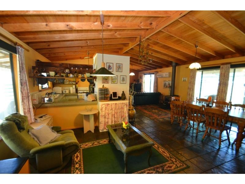 279 Tamarisk Drive, Gabbadah WA 6041