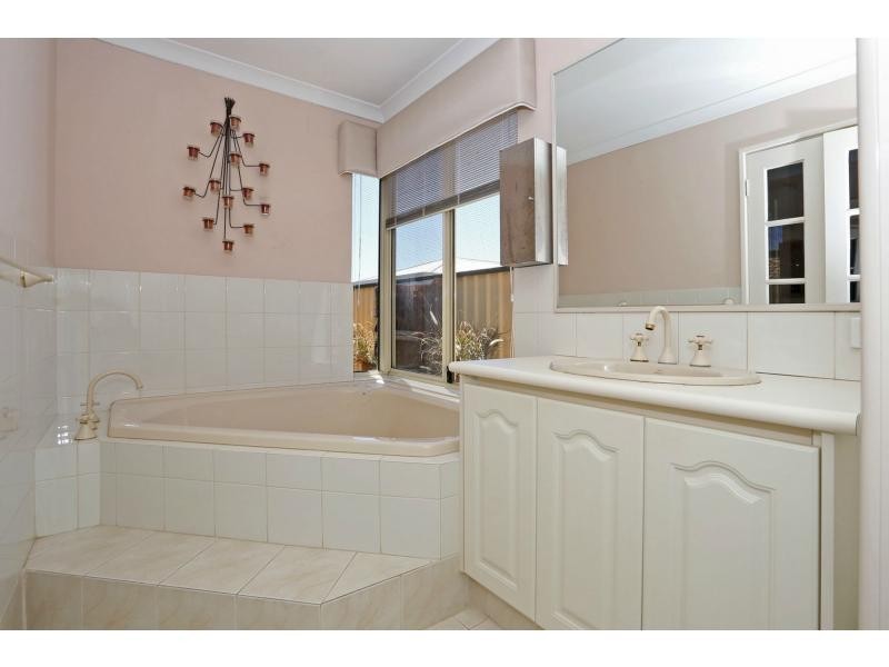 3 Renoir Lane, Currambine WA 6028