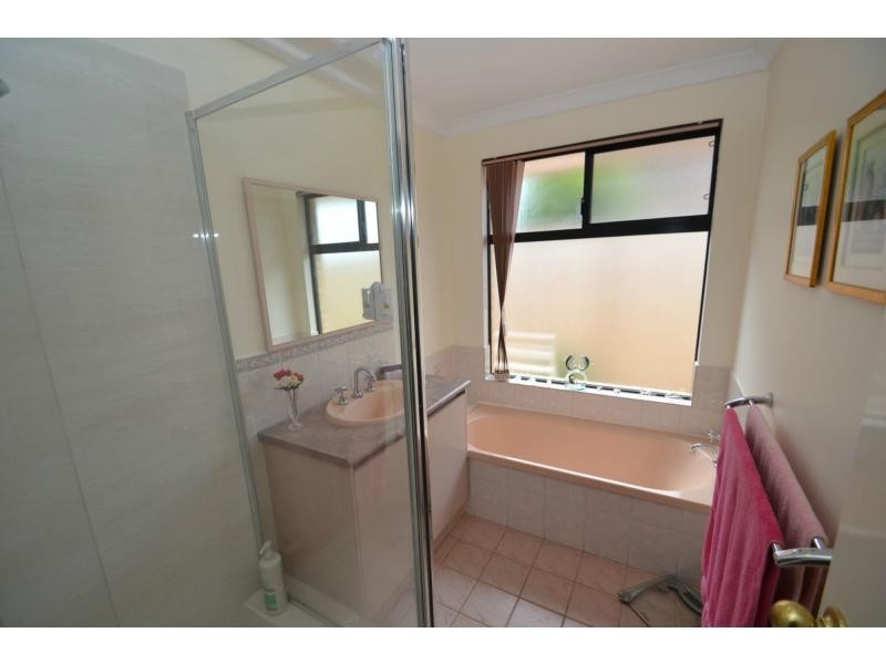 11 Aviary Gardens, Rivervale WA 6103