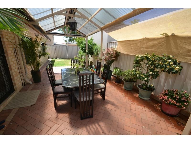 11 Aviary Gardens, Rivervale WA 6103