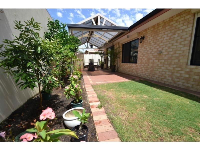 11 Aviary Gardens, Rivervale WA 6103