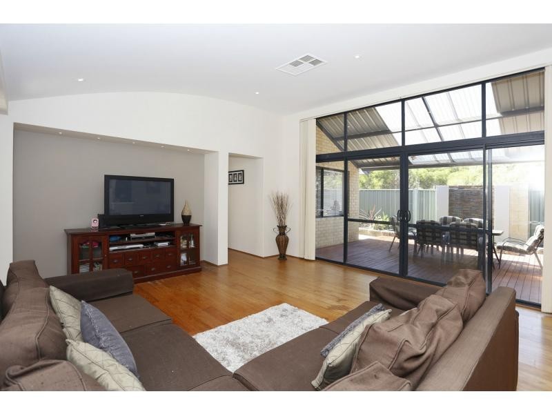 21 Rollo Court, Kinross WA 6028