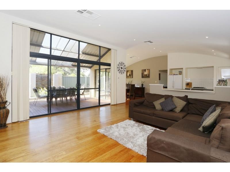 21 Rollo Court, Kinross WA 6028