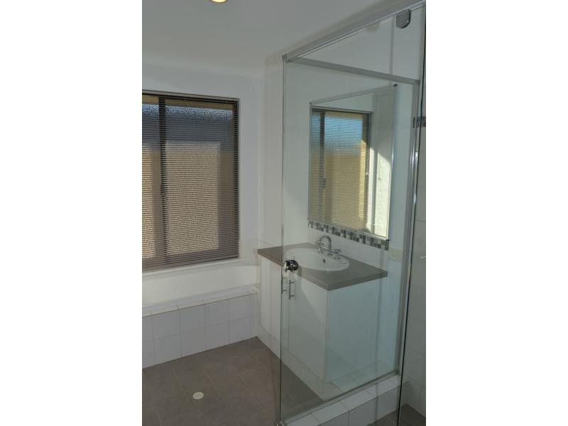 17 Kartner Road, Tapping WA 6065