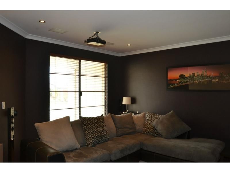 7 Elmhurst Drive, Clarkson WA 6030
