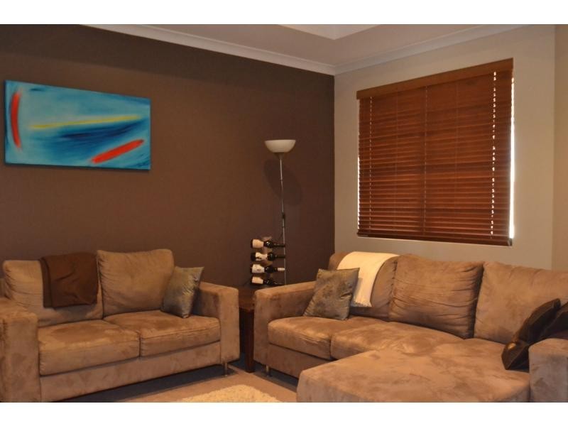 18 Edenbrooke Terrace, Clarkson WA 6030