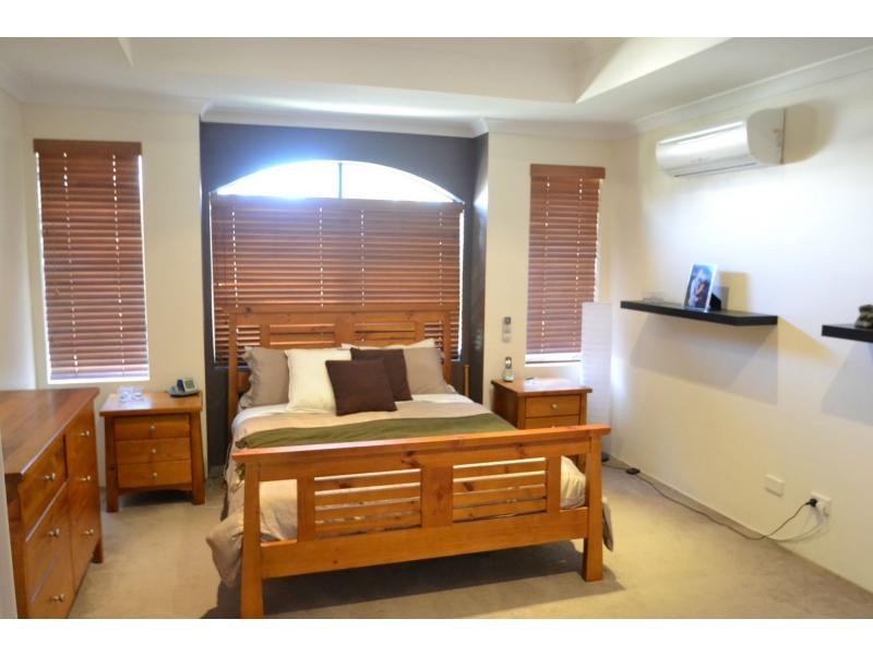 18 Edenbrooke Terrace, Clarkson WA 6030