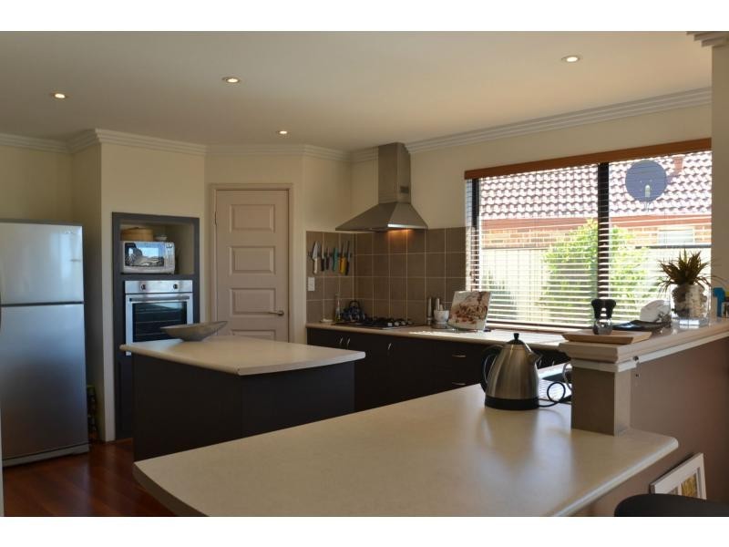 18 Edenbrooke Terrace, Clarkson WA 6030