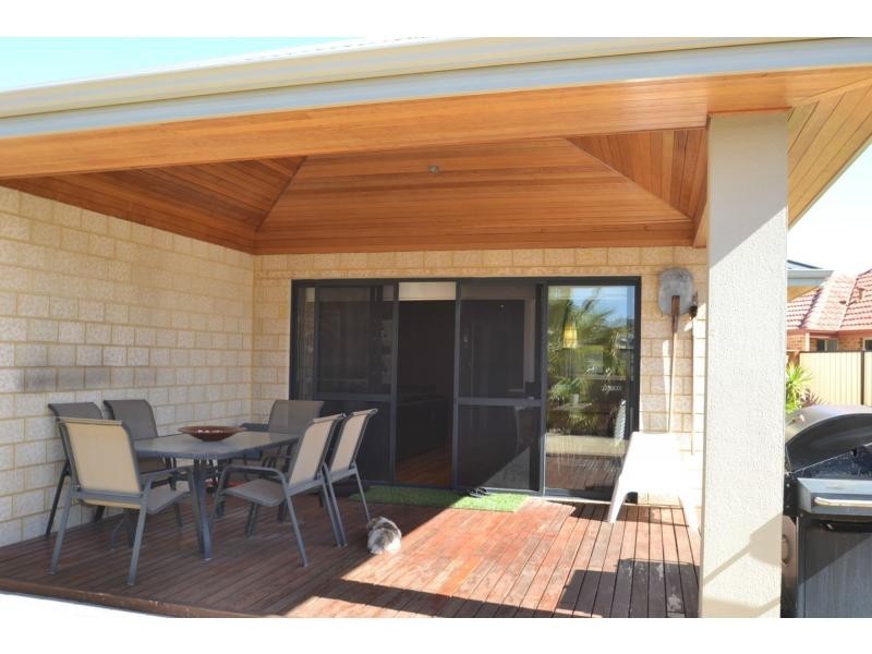 18 Edenbrooke Terrace, Clarkson WA 6030