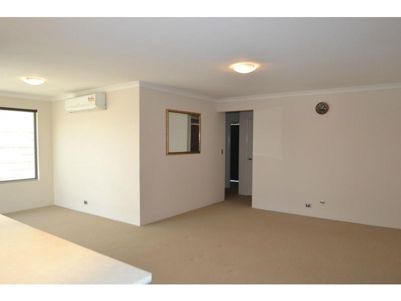 24/15 Crosthwait Circle, Tapping WA 6065