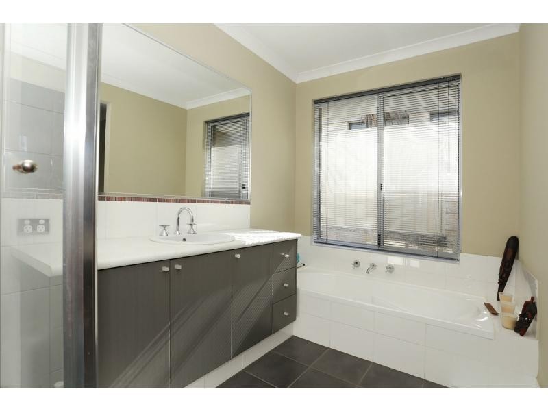 19 Jindalee Boulevard, Jindalee WA 6036