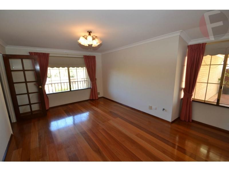 15 Greenock Gardens, Kinross WA 6028