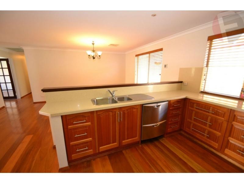 15 Greenock Gardens, Kinross WA 6028