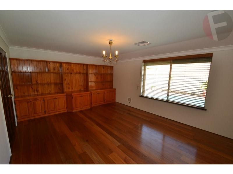 15 Greenock Gardens, Kinross WA 6028