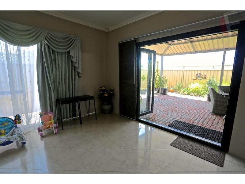 25 Rupara Circle, Quinns Rocks WA 6030