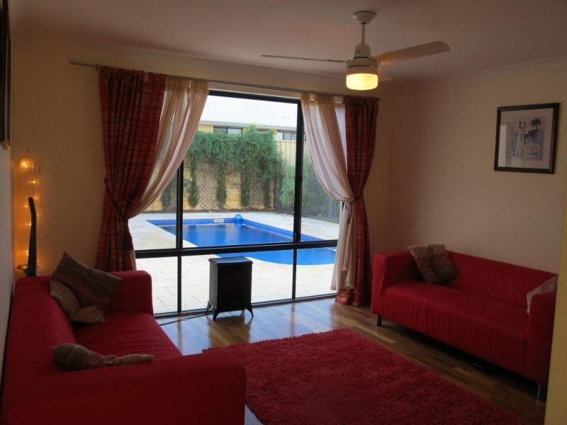 8 Swinford Way, Butler WA 6036